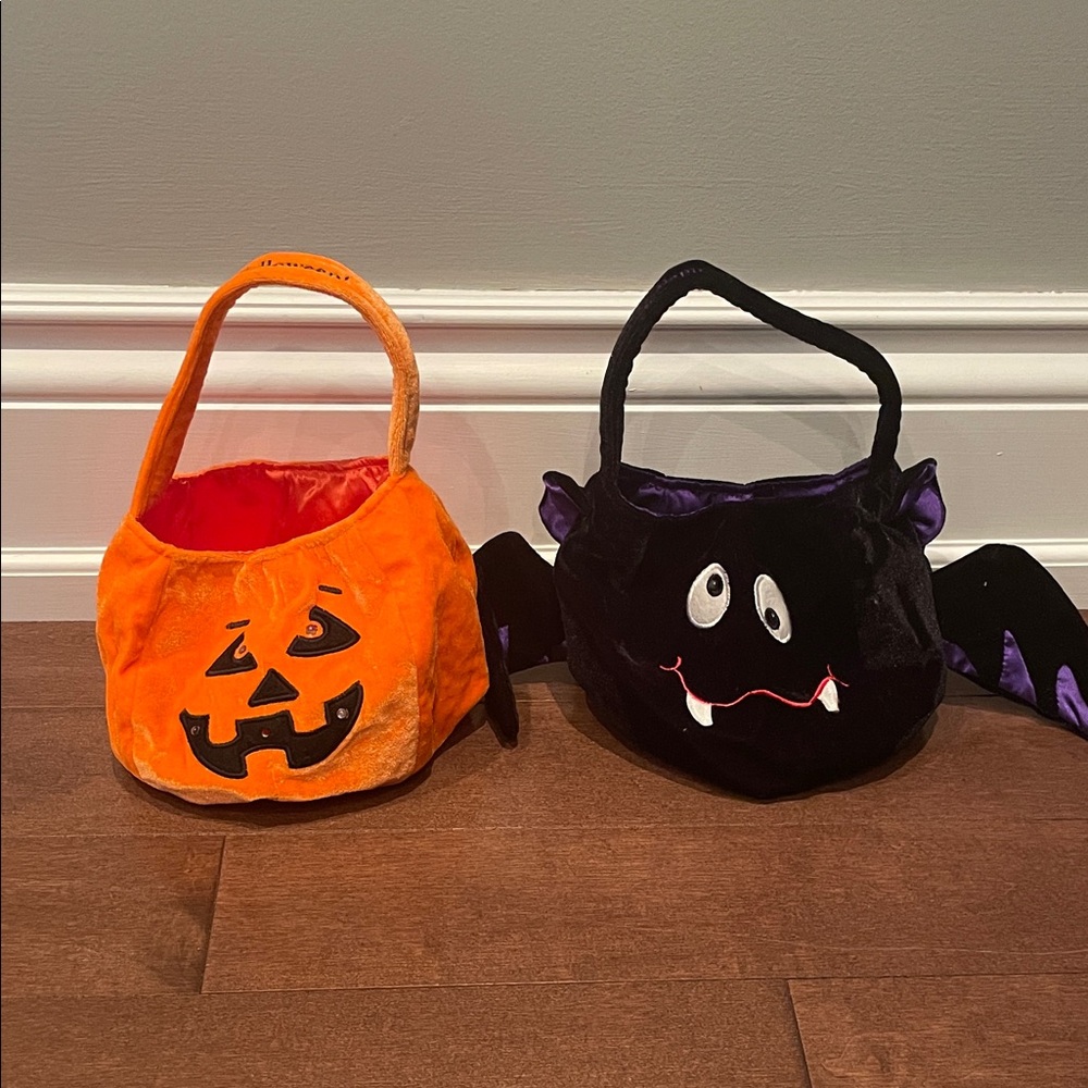Halloween Pumpkin and Bat Trick-or-Treat Bags